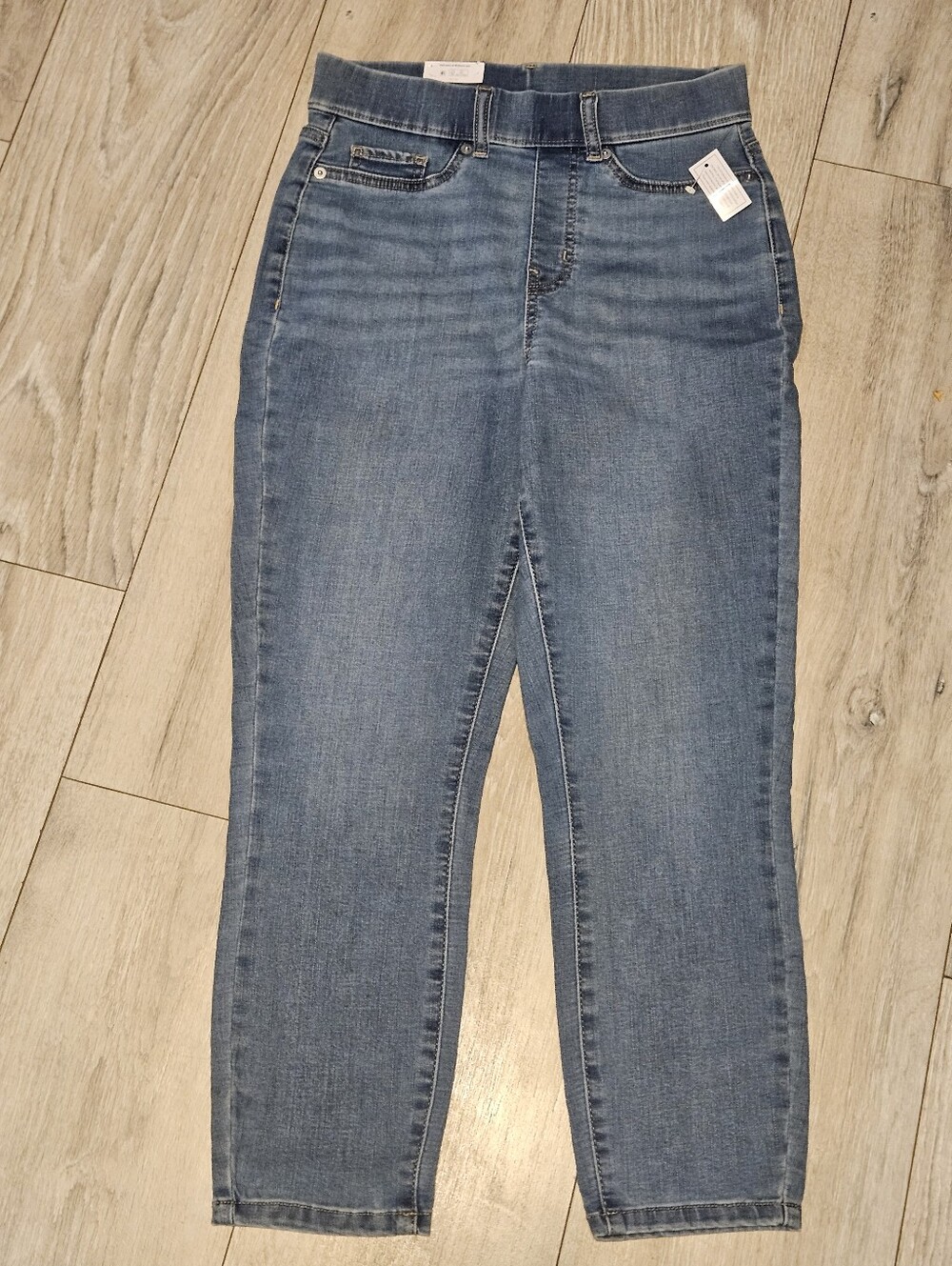 Time and Tru Women's High Rise Jegging Capri Jeans Medium Wash Sz XS (0-2) NWT